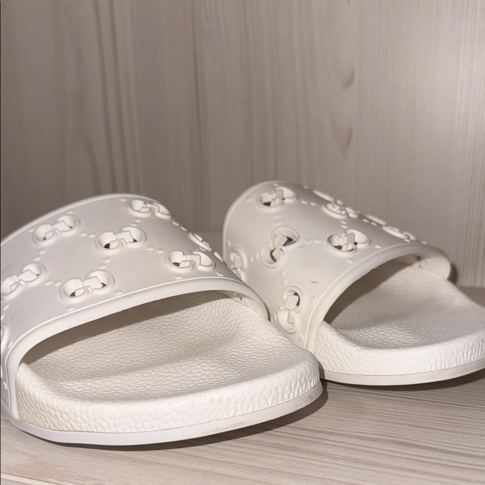 Gucci White Embossed Slide Slippers